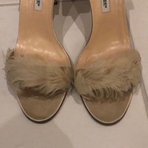 MANOLO BLAHNIK HEELS feathers